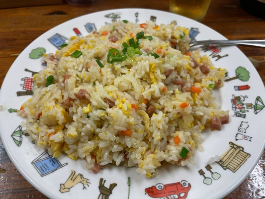 謎の粉が何か入ってる系ではトップクラスの炒飯