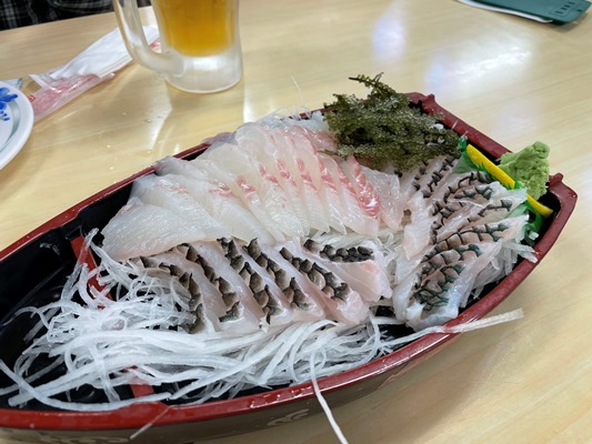 牧志の公設市場で購入して二階で食べる
