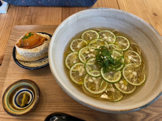 沖縄そばの青唐香るすだちそば
