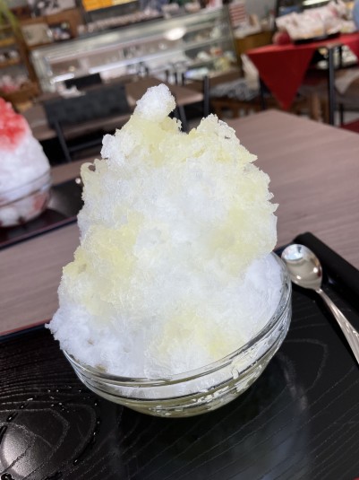 牧志公設市場前の和菓子屋のかき氷