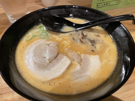 沖永良部で食べた完成度の高いダブルスープのラーメン