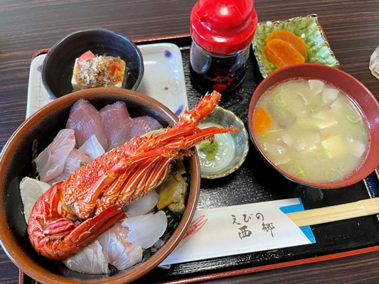 沖永良部を去る前にランチに西郷丼