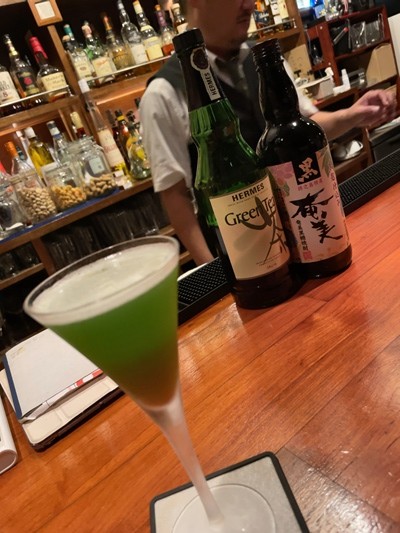 徳之島のバーで飲んだ黒糖焼酎カクテルと秘密のゴルフ場の情報