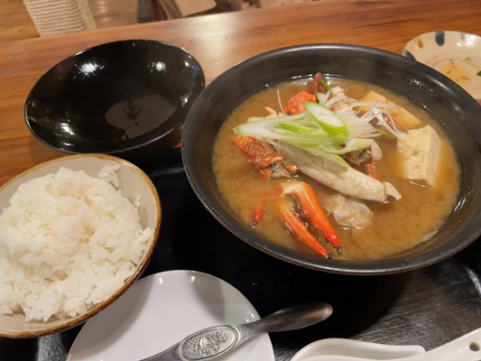 台湾ガザミのかに汁と石垣牛すじ煮込み
