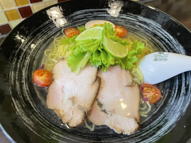 今回のホーチミンで食べ歩いた冷たい麺類たち