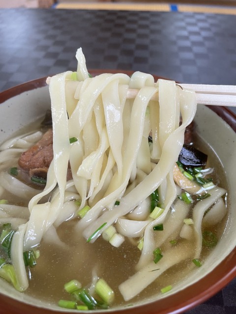 名護の平打ち麺のルーツとソーキそば発祥の店の１つ
