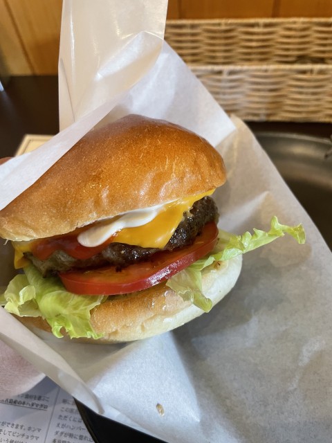 宮古島で多良間牛のハンバーガー