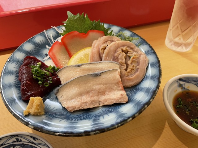 捕鯨の地、長崎で鯨を食す
