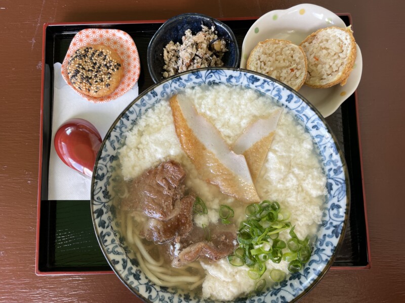 海水で作るゆし豆腐を使った沖縄そば
