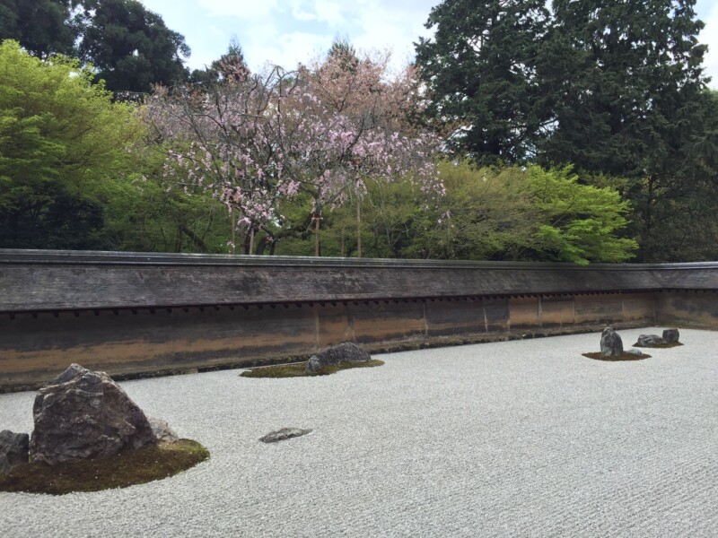 アリソンも感銘を受けた枯山水の石庭