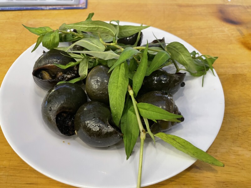 ブンタウの有名貝料理屋