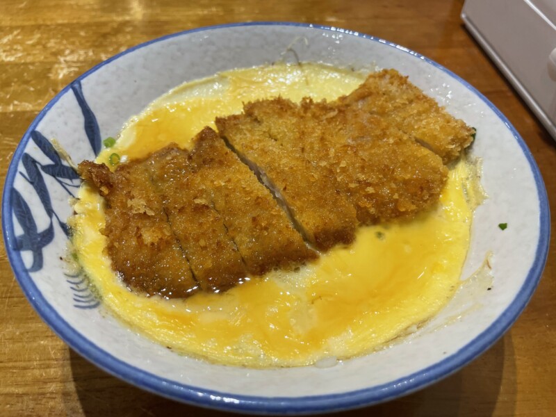 勘違いしてるホーチミンの日本食レストランで「トンカツうどん」