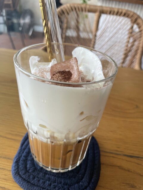 高級住宅街のタオディエン地区で塩コーヒー