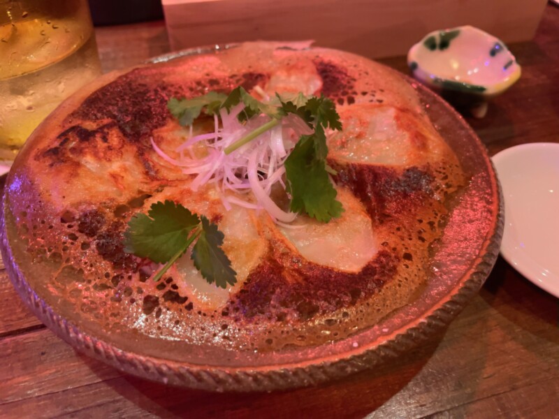 那覇の旭橋にある絶品、手包み焼きワンタンのお店