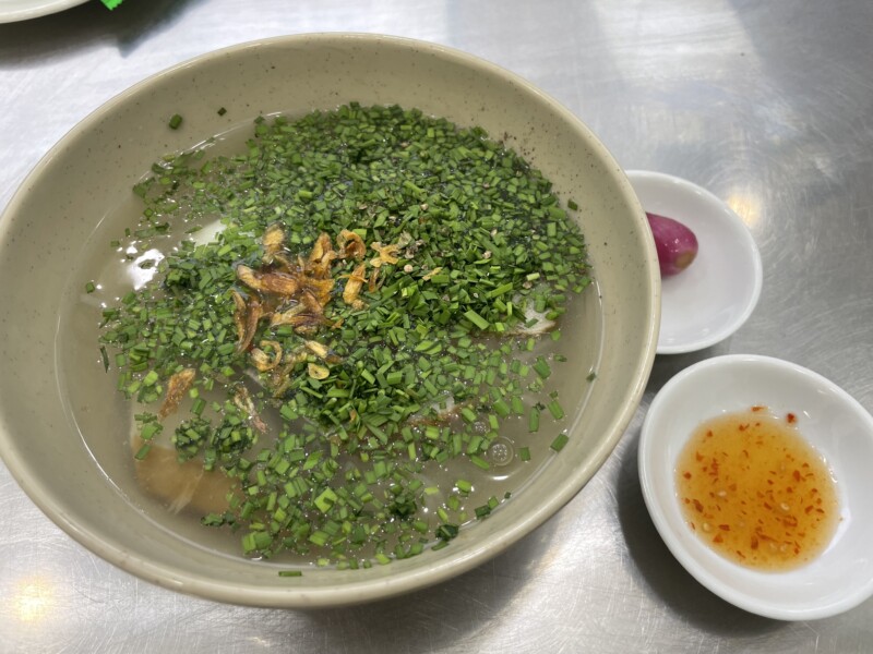 ニラのタピオカ麺のBánh canh hẹ / バンカンヘ