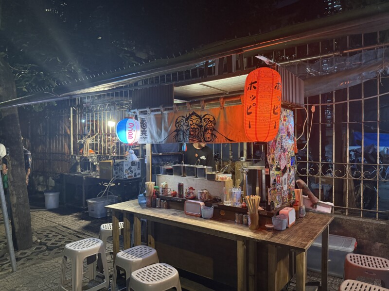 ベトナム人が日本で修業してホーチミンで開業したラーメン屋台