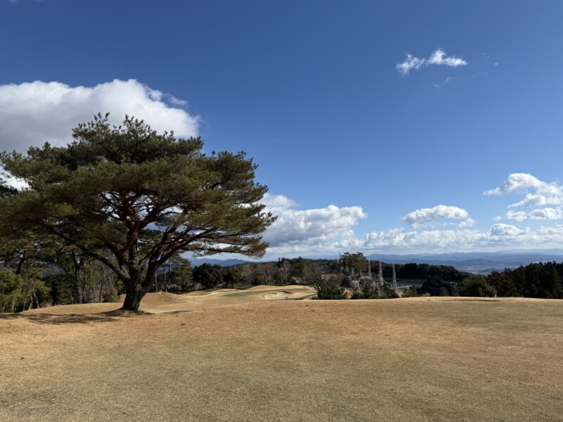 太平洋と高知市内を一望する現存する高知県最古のゴルフコース