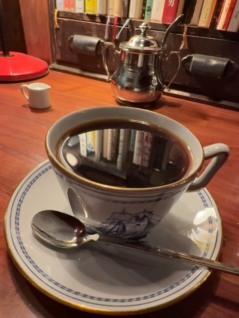 高松にあるコーヒーと本とカクテルのお店