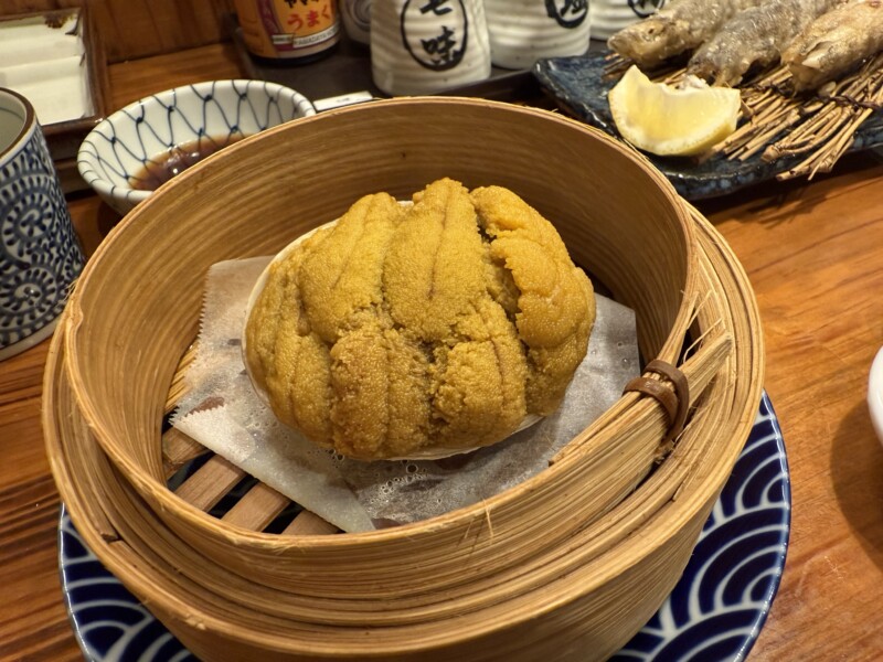 福島県いわき市が発祥の郷土料理「ウニの貝焼き」
