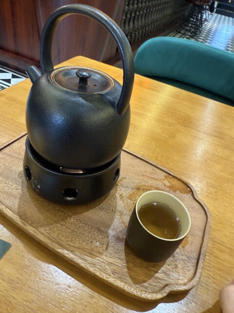 海南島のローカル茶、鷓鴣茶（しゃこちゃ）で一服