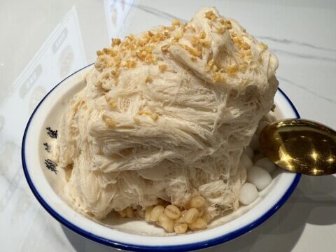 海南島でキンモクセイと烏龍茶のかき氷