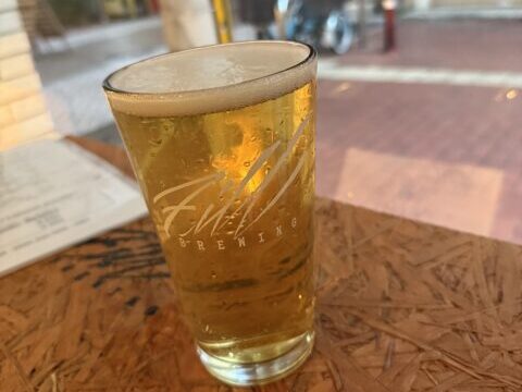 コザのアーケードで出来立てのクラフトビールが楽しめるマイクロブルワリー