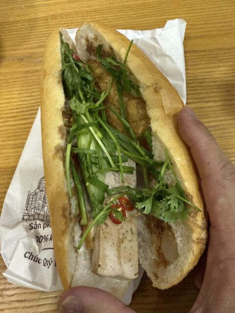 ニャチャンの人気のバインミー屋さん