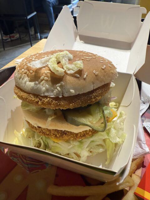 インドのマクドナルドのマハラジャマック・ベジ
