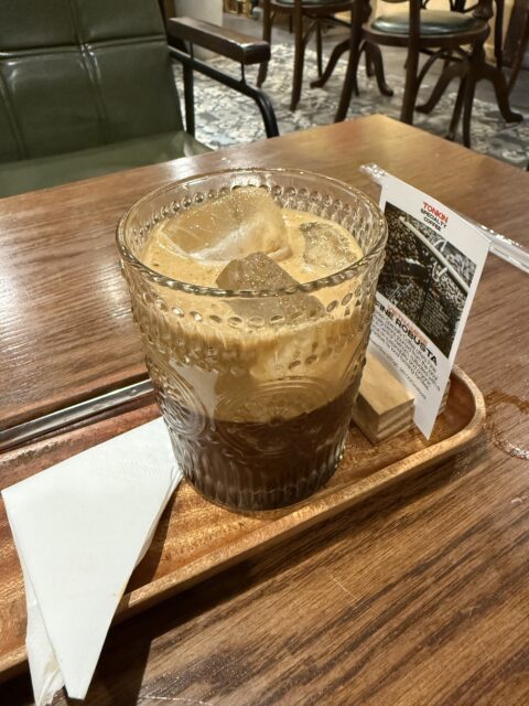 ホーチミンの隠れ家カフェで出会った本物のロブスタコーヒー