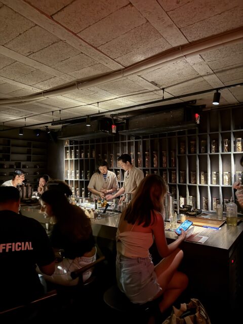 タイのNo.1バーでパッタイカクテルを飲んでみた