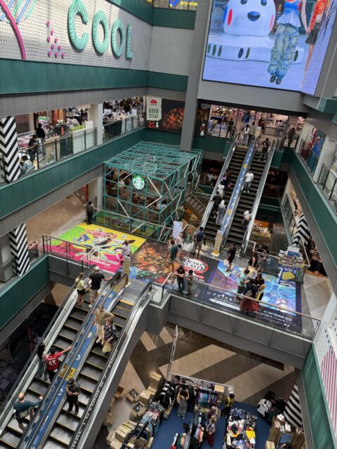 MBKセンターに買い物とランチに