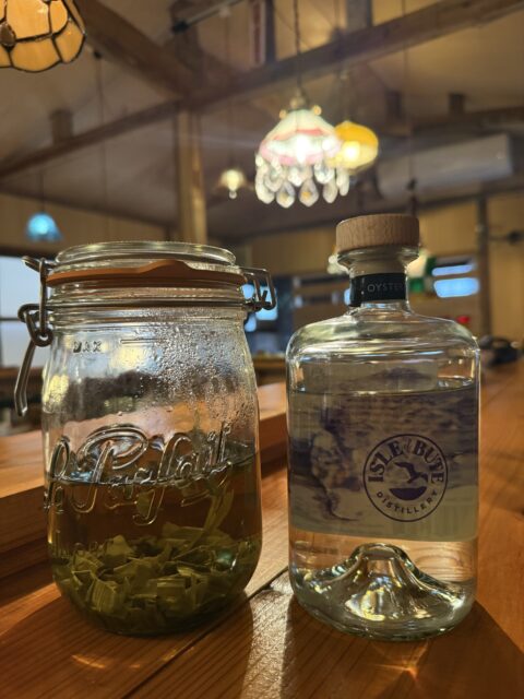 餅にあうジンと牡蠣にあうジン